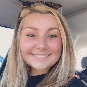 Meet your Posher, Monica